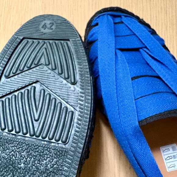 Naguisa Soc Trail Espadrille - Brand New in Box! - Picture 11 of 15